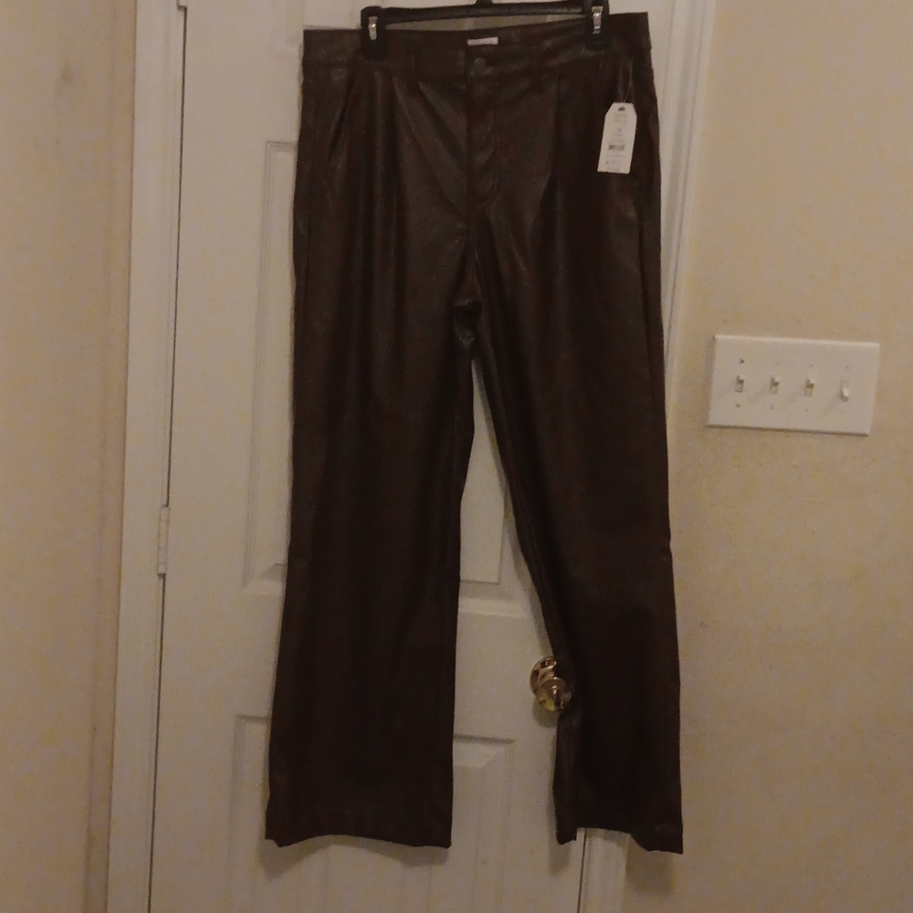 Ladies Faux leather pants.